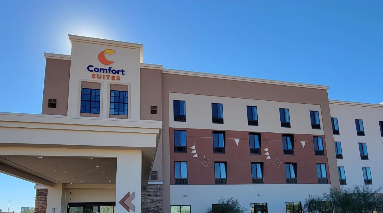 Comfort Suites Scottsdale Talking Stick Entertainment District Exterior photo